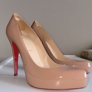 Christian Louboutin nude size 39